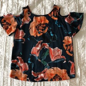 Floral top with cut-out shoulders, like new, Small
